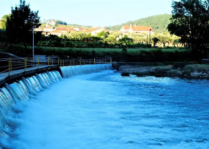 Semesterbostad Casa Da Oliveira, Aradas, Pampilhosa Da Serra, Wifi, Ar Condicionado, Churrasqueira, Parqueamento, By Ig Unhais-o-Velho